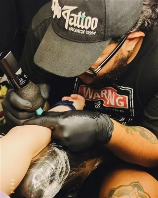 WhyTattoosが登場しましたか？